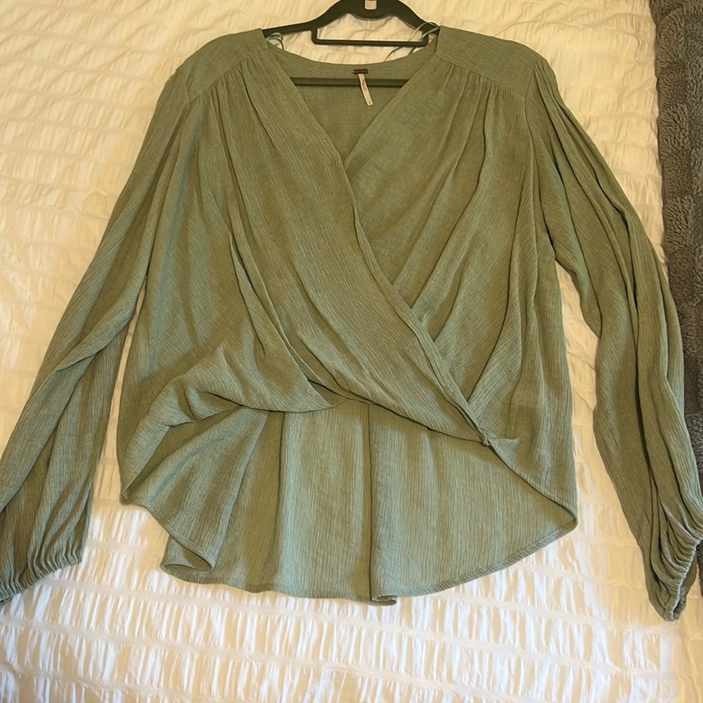 Free People Light Green Blouse- excellent condition!